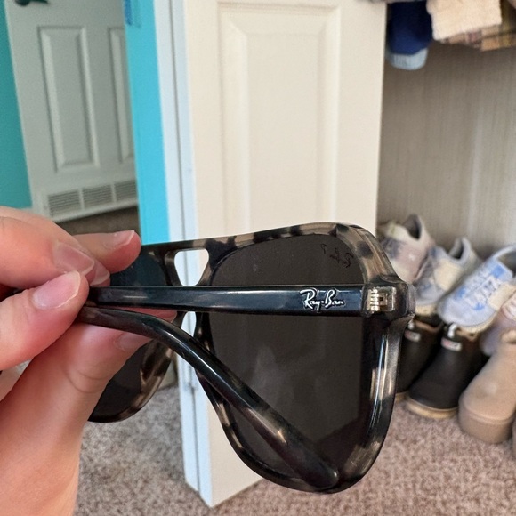 Ray-Ban Black Sunglasses - Picture 4 of 5